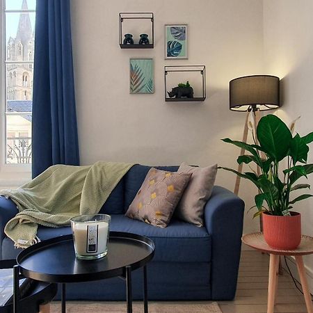 Charming Studio With View Of The Abbaye-Aux-Hommes Caen Quarto foto
