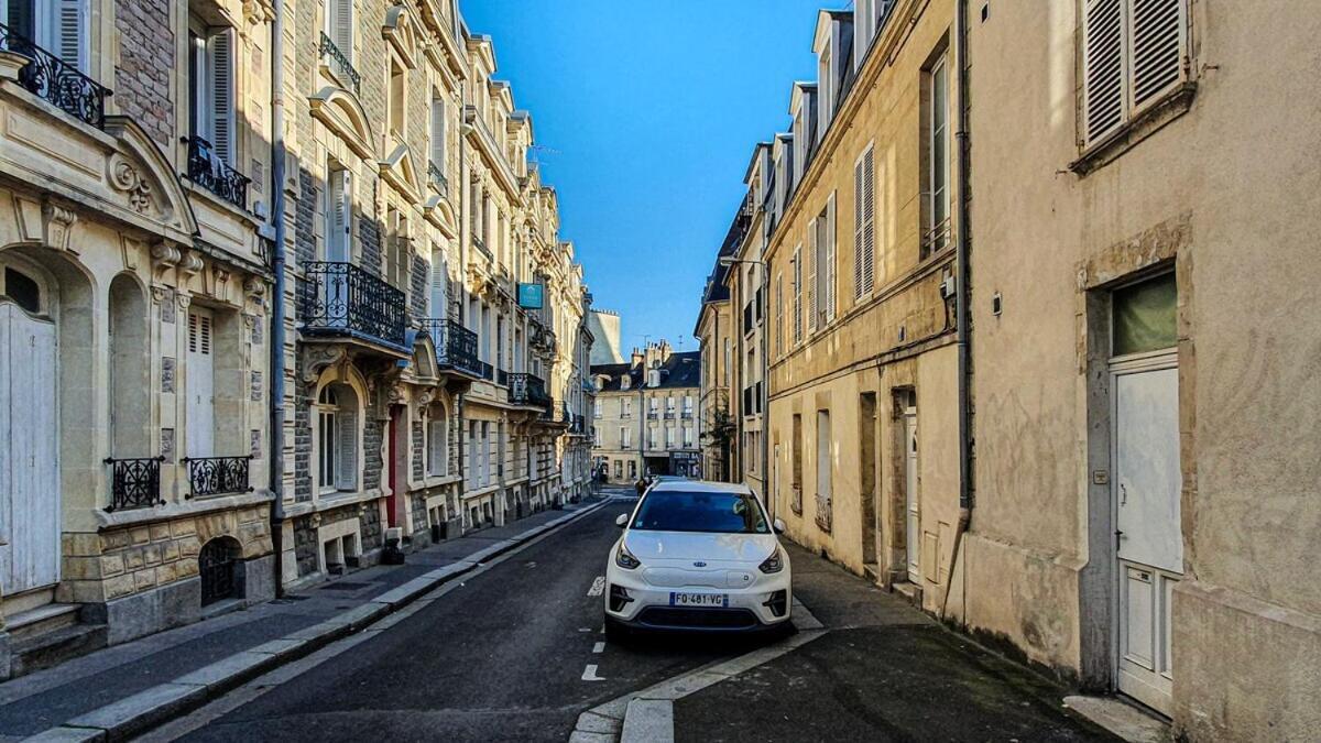 Charming Studio With View Of The Abbaye-Aux-Hommes Caen Exterior foto